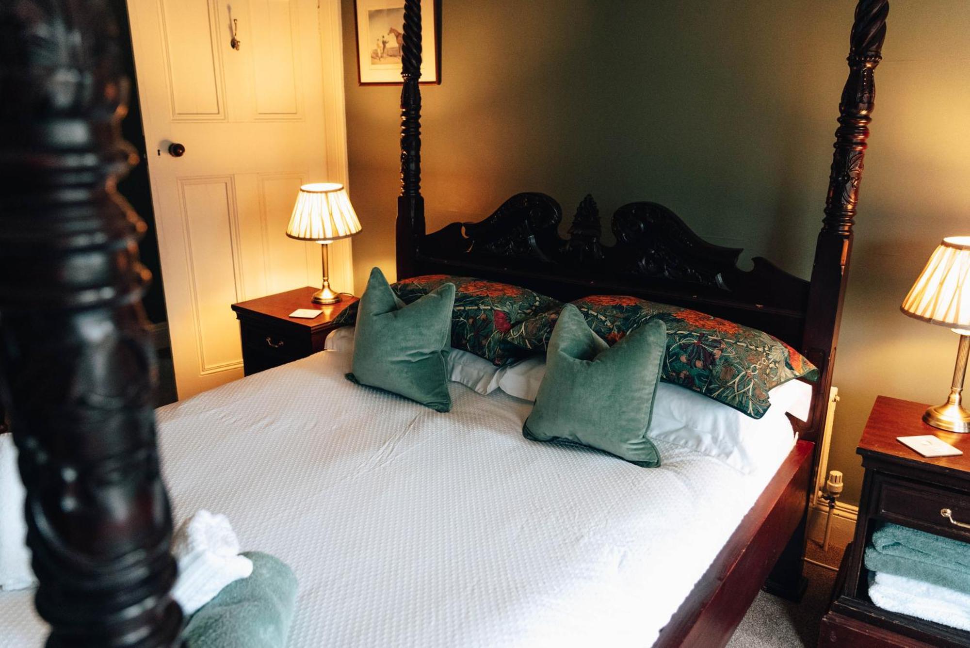 Luxury Accommodation In County Antrim With Riverside Hot Tub Kells Екстериор снимка