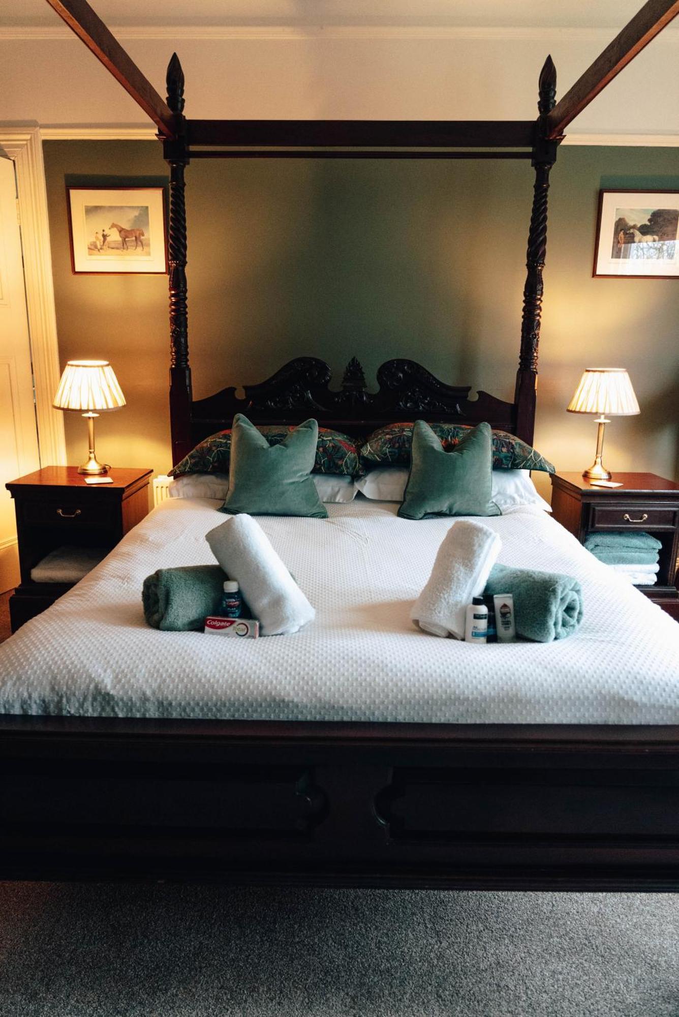Luxury Accommodation In County Antrim With Riverside Hot Tub Kells Екстериор снимка